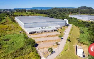 Barracão / Galpão / Depósito com 1 sala para alugar na Estr. Da Cruz Grande, --, Santo Antônio, Louveira, 31632 m2 por R$ 695.926