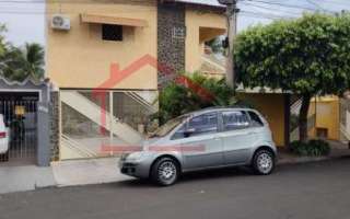 Casa com 4 quartos à venda na Rua Oito, Centro, Santa Fé do Sul, 256 m2 por R$ 617.500
