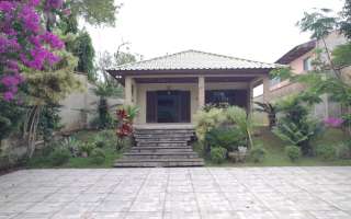 Excelente Casa com piscina para locação de temporada
