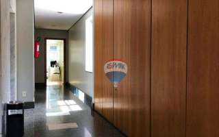 Sala com garagem em ótima localização e prédio moderno e seguro