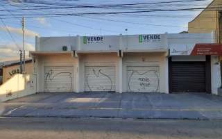 Área com lojas comerciais excelente localização