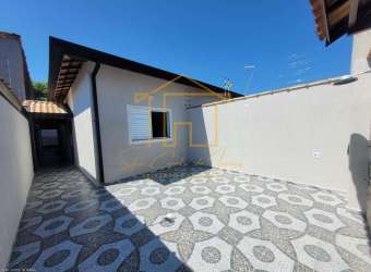 Casa para Venda em Itanhaém, Santa Julia, 2 dormitórios, 1 suíte, 3 banheiros, 2 vagas