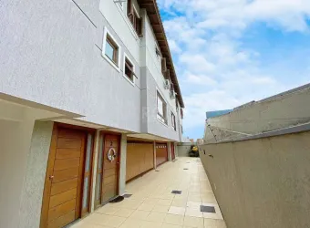 Excelente casa em condomínio, com 118m² privativos, em três pavimentos.
