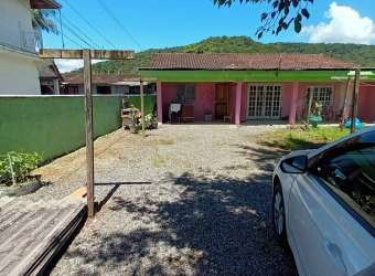 Casa para venda em excelente localização, em uma das vias principais no Rio Bonito