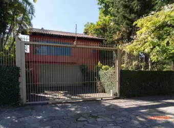 Casa com 3 dormitórios para alugar, 280 m² por R$ 7.960,00/mês - Vila Assunção - Porto Alegre/RS