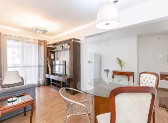 Apartamento 2 quartos, sacada com churrasqueira, próximo ao parque Barigui