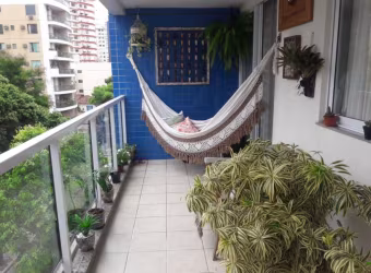 Apartamento amplo com varandão 3 quartos sendo 1 suite
