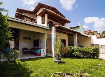 Vende-se: Duplex em Capim Macio com 06 quartos sendo 04 suítes.
