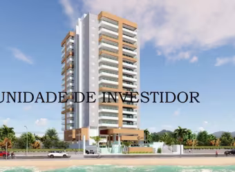 Apartamento para venda possui 75 metros quadrados com 2 quartos, prédio frente ao mar em Mongaguá