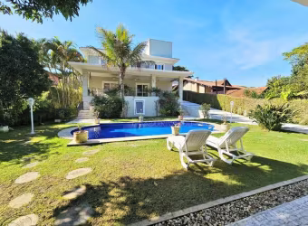 Casa à venda em condomínio na Granja Viana