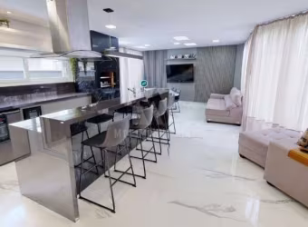 Casa Alto Padrão em condomínio fechado 5 Suítes e 7 vagas de garagem em Curitiba