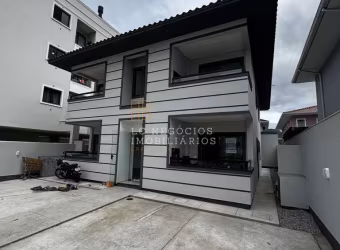 Apartamento à venda no bairro Nova Palhoça em Palhoça/SC