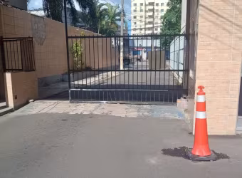 Apto de 2 quartos ao lado do BRT