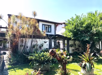 Casa centro de terreno no Rio Mar