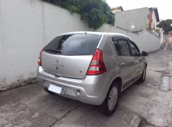 SANDERO MUITO NOVO