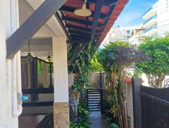 Casa Triplex no Braga, 4 Quartos, 350m da Praia | R$ 420 mil
