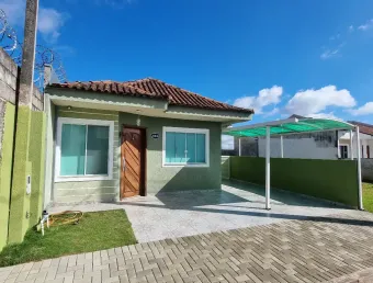 Maravilhosa casa em condomínio na Fazenda Rio Grande