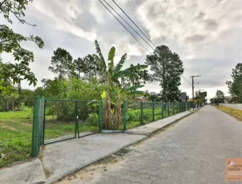 Área a venda com 4.100m2 no coração do bairro Campeche.
