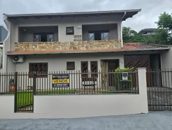 Casa a venda 100% averbada/ bairro saguaçu -jlle/sc