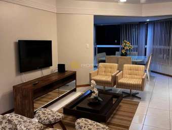 Belo apartamento com 3 quartos e quadra mar na Barra Sul