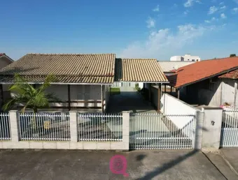 Casa com 2 quartos à venda na Rua Senador Arnor Damiani, 1, Oficinas, Tubarão