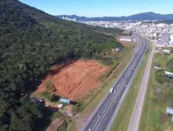 Terreno frente BR 101 marginal leste em Balneário Camboriú
