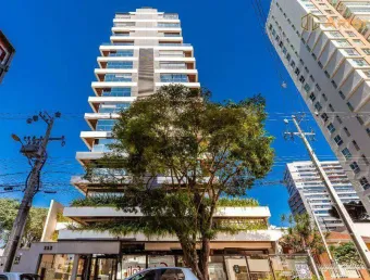 Apartamento porteira fechada com móveis de fino acabamento no edifício tokaii na água verde