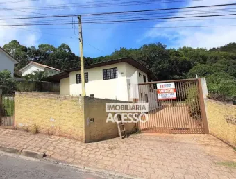 Casa com 4 dormitórios à venda, 290 m² por R$ 850.000,00 - Itaqui - Campo Largo/PR
