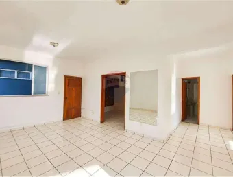 Apartamento com 2 quartos à e venda no condomínio Itas situado no bairro Parque 10 de Novembro