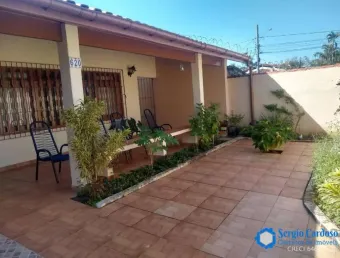 Casa com amplo quintal e 3 quartos na praia dos sonhos - itanhaém/sp
