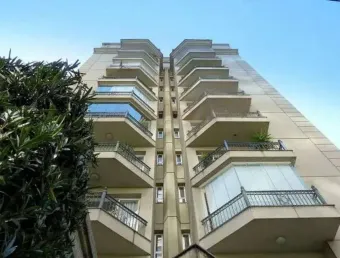 FORA DE SÉRIE. UM APARTAMENTO DE BELEZA E ESPAÇOS ADMIRÁVEIS NO REAL PARQUE.