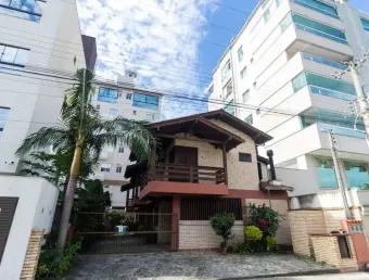 Sobrado 3 quartos à venda praia de bombas bombinhas sc