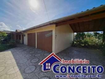 C09 - Residência composta de 07 dormitórios a 100 metros do mar