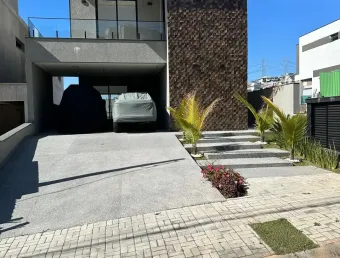 Casa recém-construída em condomínio Aruã Brisas II de Mogi das Cruzes