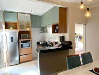 Casa disponível para locação no bairro Grand Ville em Uberlândia-MG.