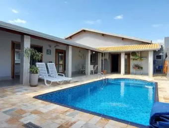 Casa a Venda em Condomínio Fechado - Piratininga - SP