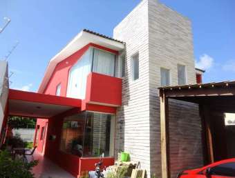 Casa para venda possui 200 metros quadrados com 4 quartos em Bonsucesso - Olinda - PE