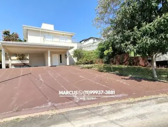 Casa em Condomínio Fechado na Granja Viana com 4 Suítes, 8 Vagas, Piscina. FL23