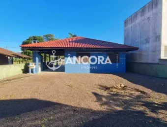Casa com 03 quartos e amplo espaço de terreno de 390m² à venda em Itapoá - Balneário Rainha do Mar