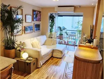 Apartamento mobiliado, 2 dormitórios, 1 suíte, com varanda e vaga com manobrista em rua tranquila n