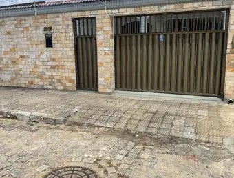 Casa conjunto ponta negra, próximo aos principais pontos turísticos de natal, além de padaria, comerciose igreja 5 minutos da praia dos gringos, , super ventilada com 2 salas 2 ambientes, perfilado, s