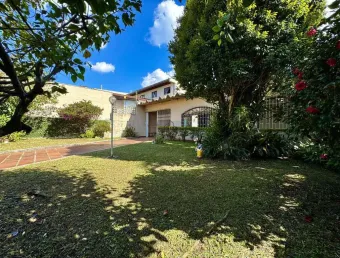 Casa com 5 quartos à venda na Avenida Anita Garibaldi, 3267, São Lourenço, Curitiba