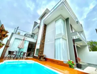 Casa com 3 dormitórios à venda, 242 m² por r$ 1.890.000,00 - itacolomi - balneário piçarras/sc