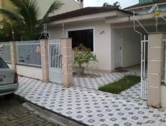 Casa com 3 quartos à venda na Rua 2500, 699, Centro, Balneário Camboriú