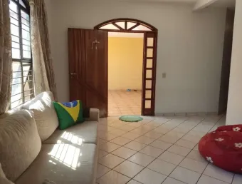 Casa térrea 3 quartos 2 suítes ideal para moradia ou investimento