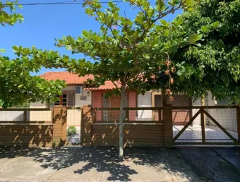 Casa com 3 quartos à venda na Avenida Getúlio Vargas, 683, Zona Sul, Balneário Arroio do Silva