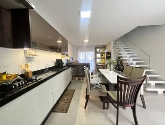 Casa com 3 quartos à venda na Rua Guaramirim, Saguaçu, Joinville