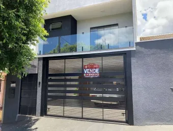 SOBRADO COM 3 DORMITÓRIOS À VENDA NO JARDIM COLINA VERDE EM MARINGÁ, 179 M².