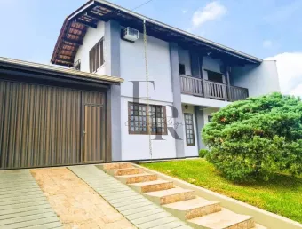 Excelente casa com 3 suítes, piscina e edícula ? 245m² de conforto