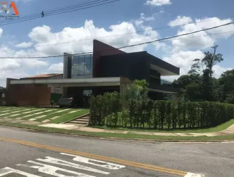 Casa de 2 pavimentos em condomínio fechado! área privativa: 398,28m².
